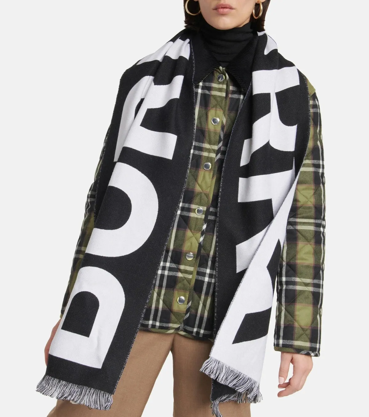 BURBERRY LOGO WOOL SCARF