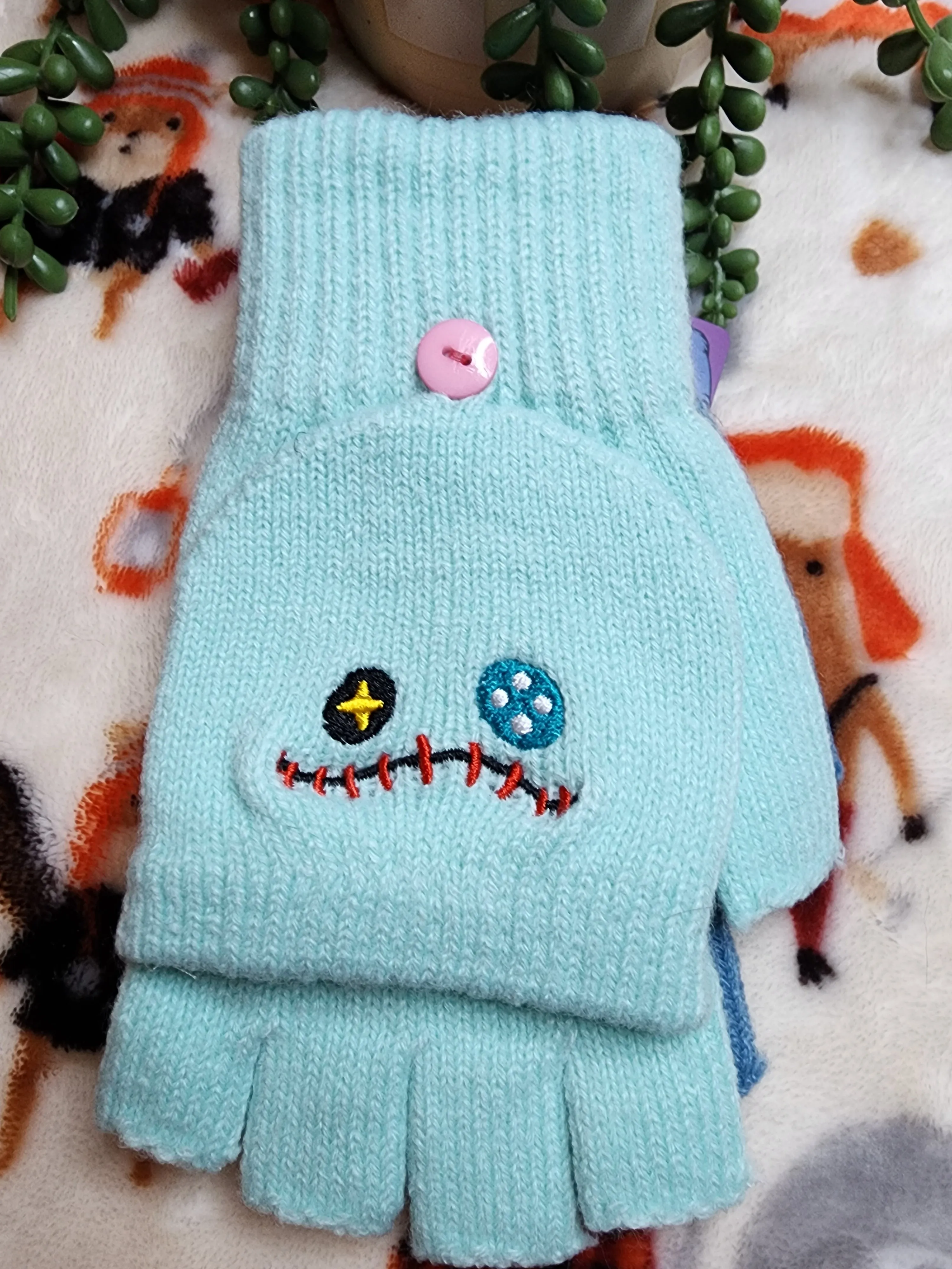 Disney Stitch gloves/mittens