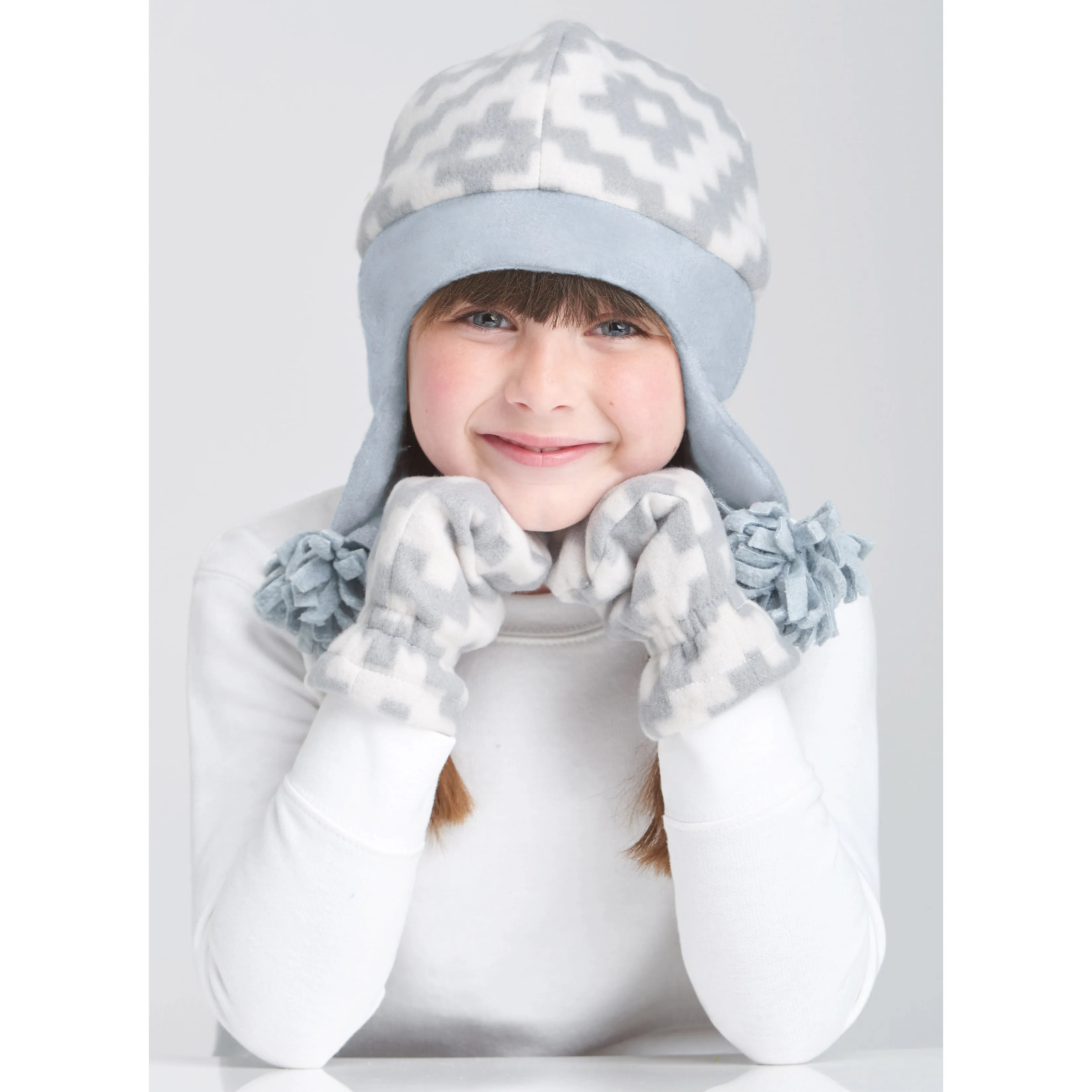 Simplicity pattern 9657 Children's Hats, Mittens and scarves