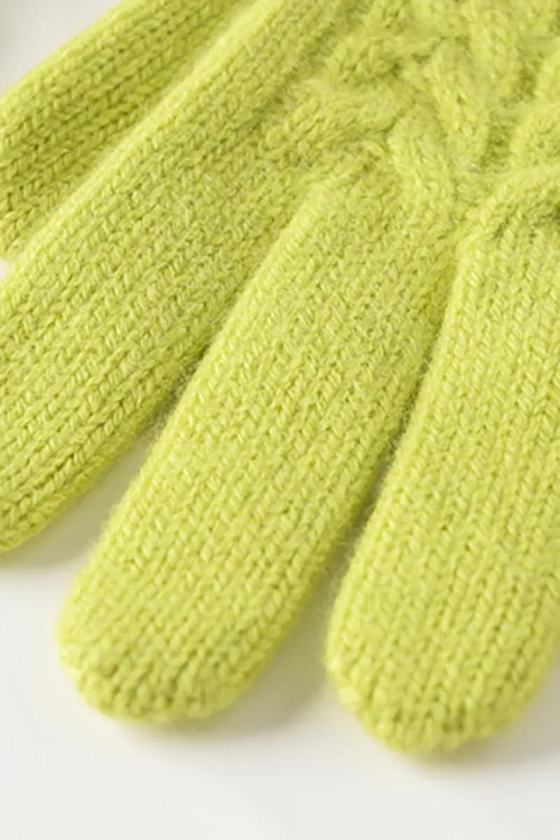 Thick Cashmere Cable Knit Gloves with Ribbed Cuffs