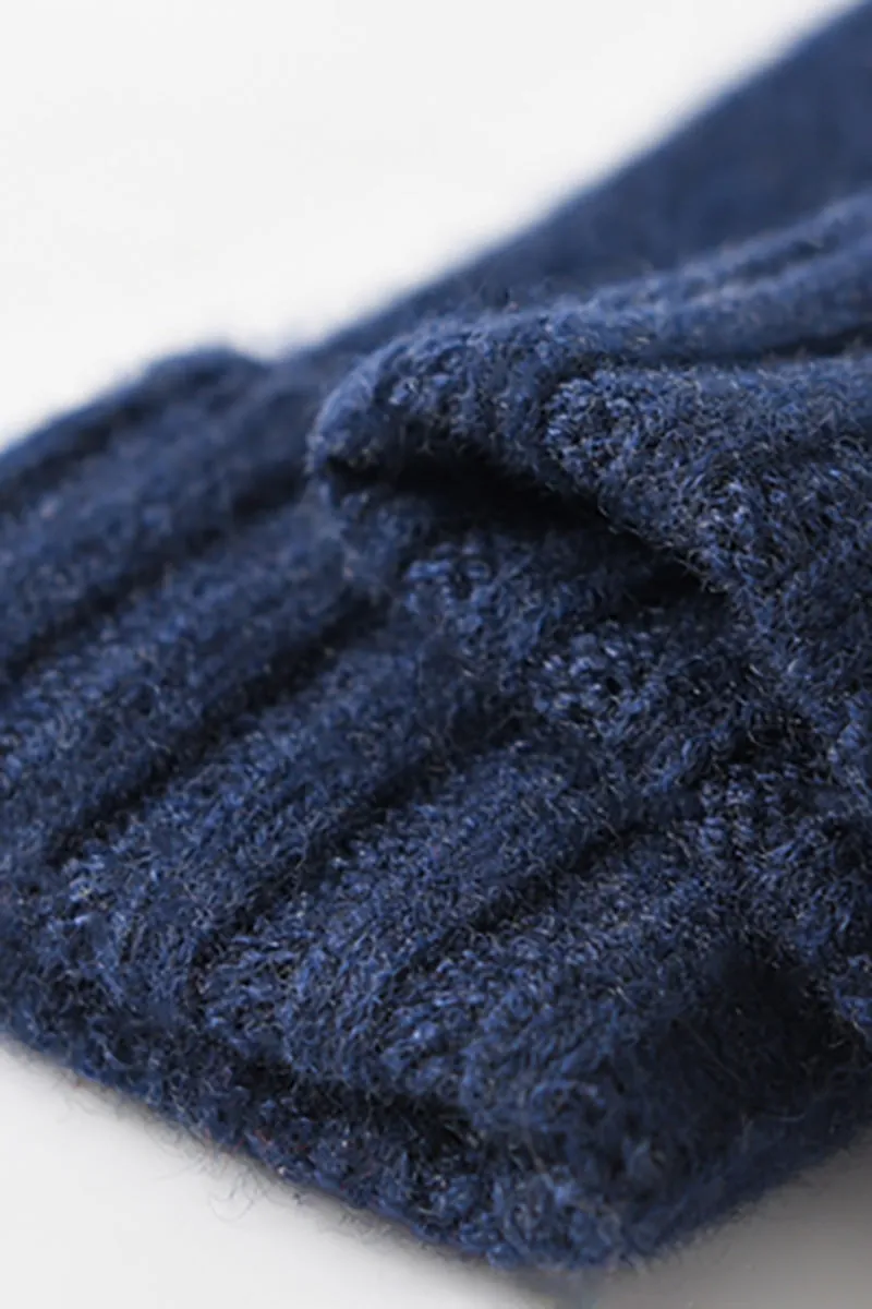 Thick Cashmere Cable Knit Gloves with Ribbed Cuffs