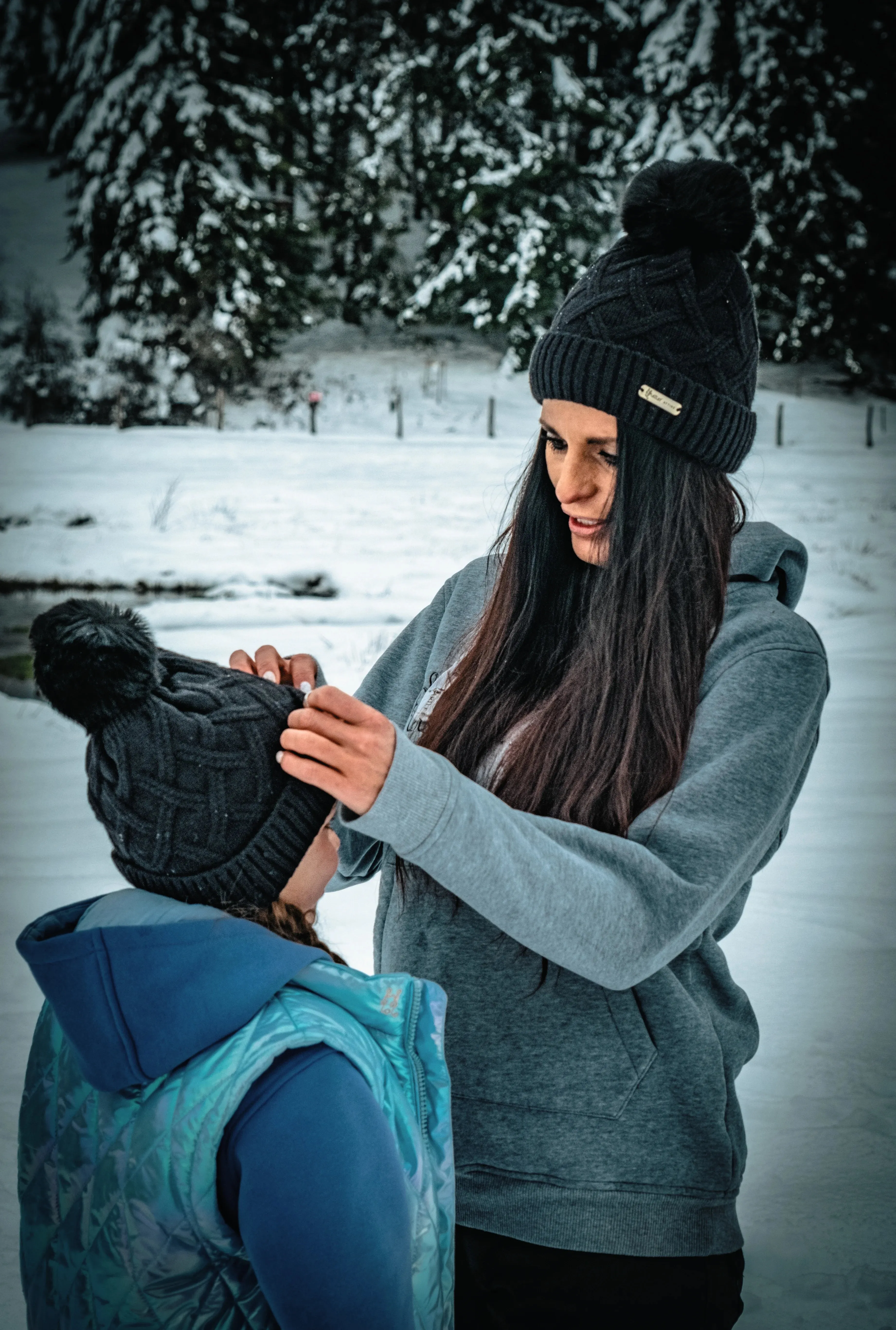 Women's Pompom Hat